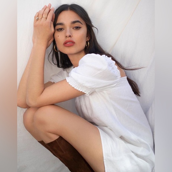 Reformation Dresses & Skirts - Reformation Carsen Puff-sleeve Linen Mini Dress in White
